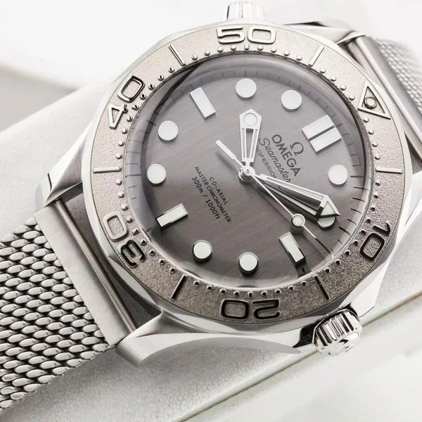 Omega 210.30.42.20.06.002